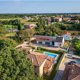 4 bedroom villa bedroom with pool, Svetvinčenat, Istria, sleeps 8